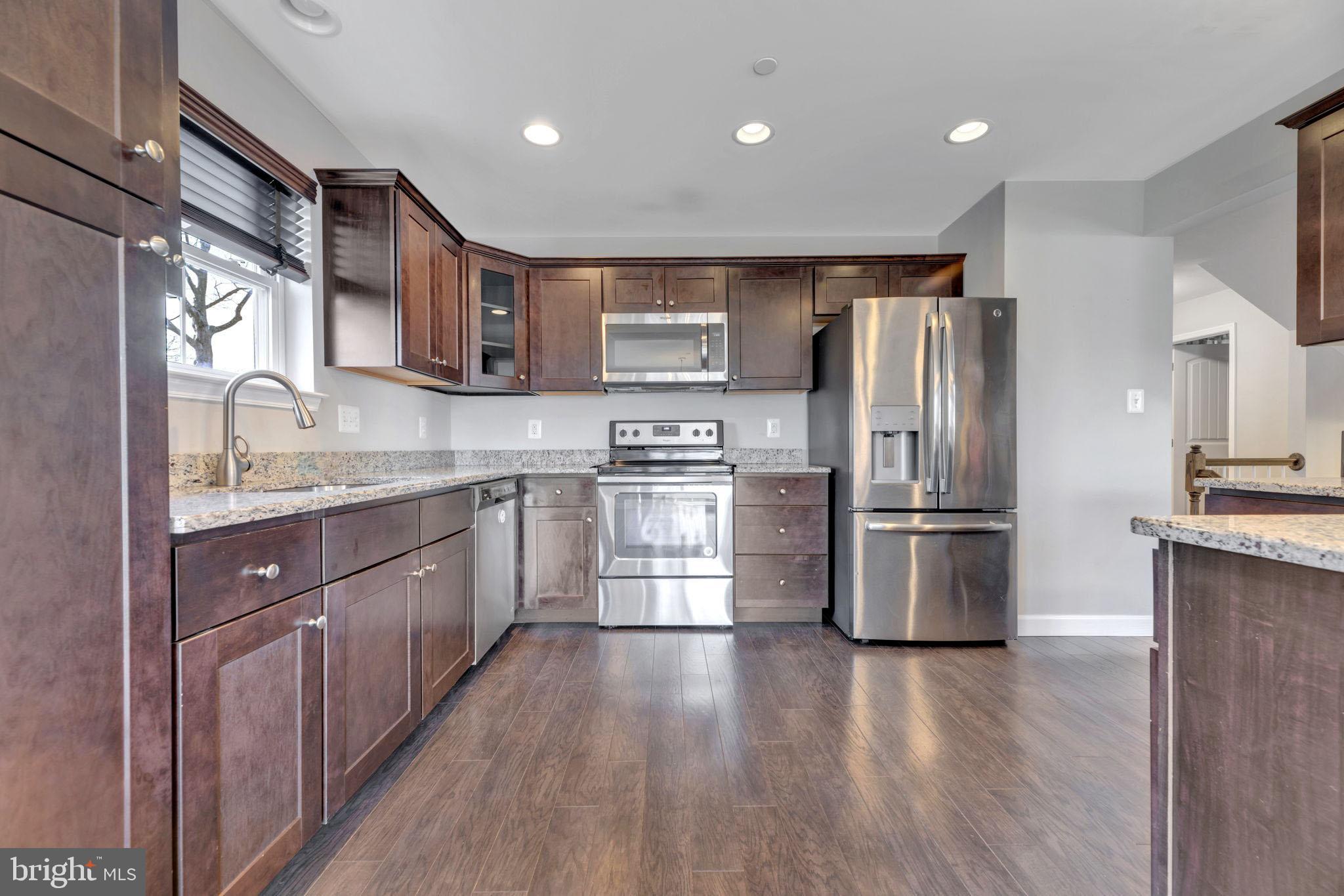 1603 Cambridge Road Edgewater, MD 21037 - Photo 2 of 35