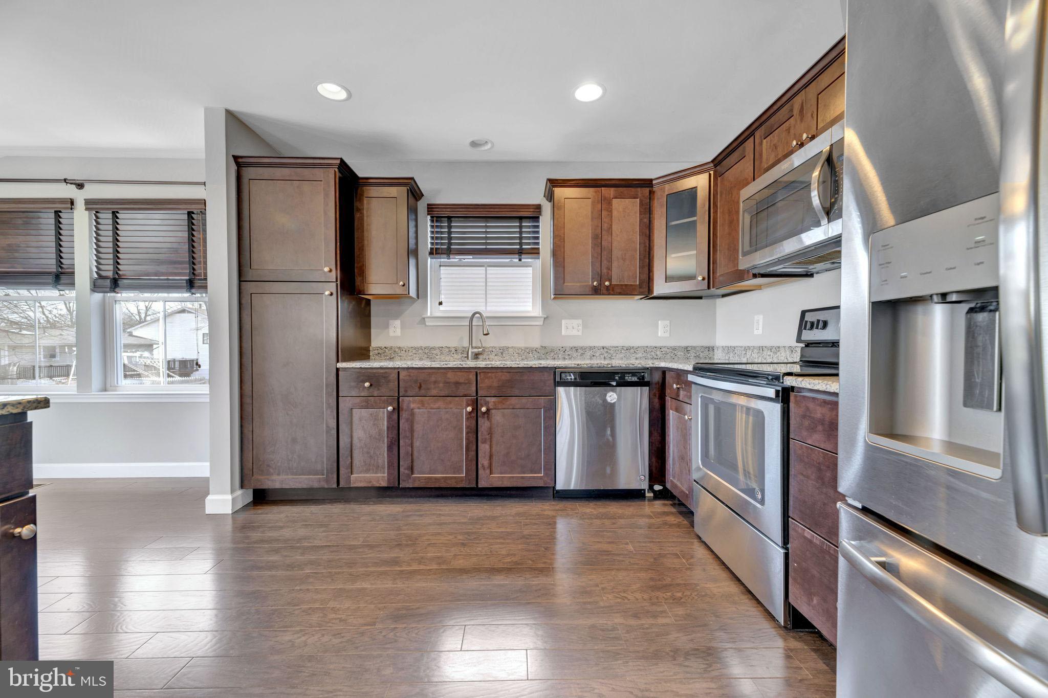 1603 Cambridge Road Edgewater, MD 21037 - Photo 3 of 35
