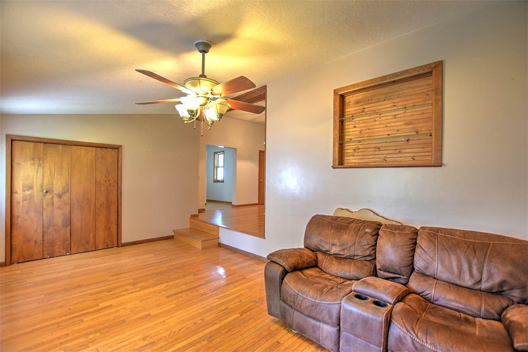 418 West 1st Street Assumption, IL 62510 - Photo 7 of 28