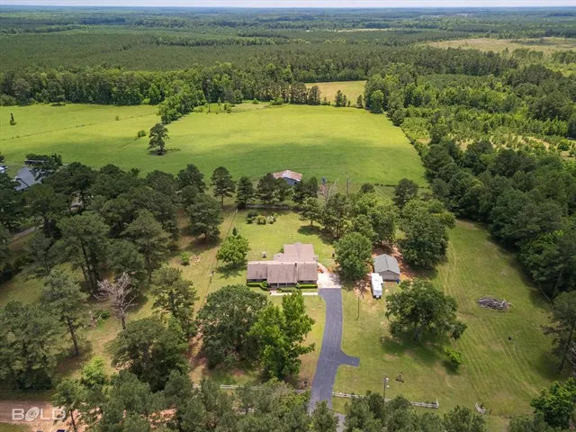 $725,000 | 236 Charlie Cannon Road, Coushatta, LA 71019