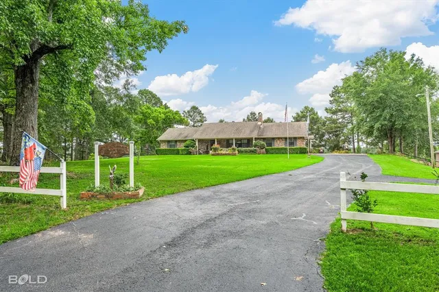 $725,000 | 236 Charlie Cannon Road, Coushatta, LA 71019