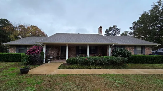 $725,000 | 236 Charlie Cannon Road, Coushatta, LA 71019