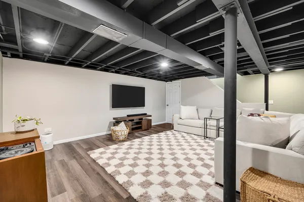 $485,000 | 6213 Leonard Avenue, Downers Grove, IL 60516