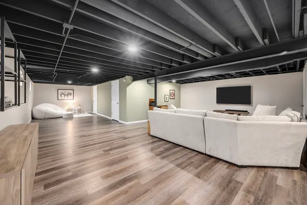 $485,000 | 6213 Leonard Avenue, Downers Grove, IL 60516