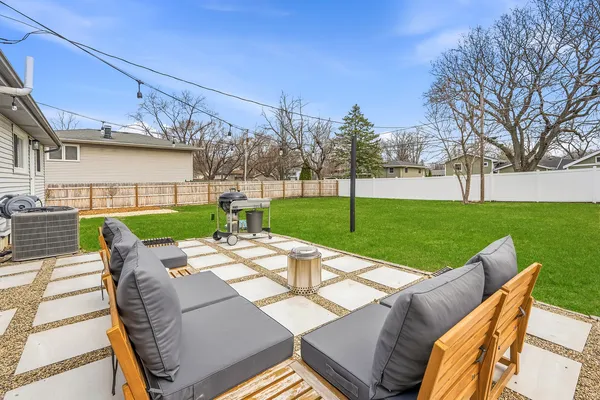 $485,000 | 6213 Leonard Avenue, Downers Grove, IL 60516