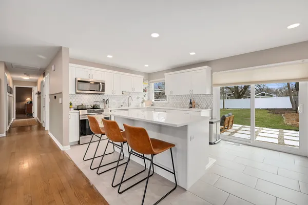 $485,000 | 6213 Leonard Avenue, Downers Grove, IL 60516