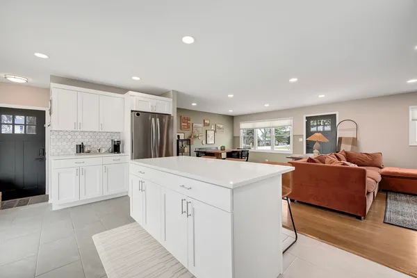 $485,000 | 6213 Leonard Avenue, Downers Grove, IL 60516
