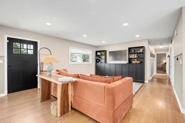 $485,000 | 6213 Leonard Avenue, Downers Grove, IL 60516