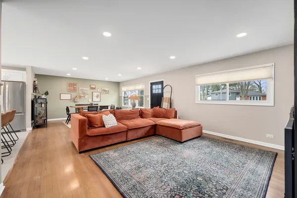 $485,000 | 6213 Leonard Avenue, Downers Grove, IL 60516