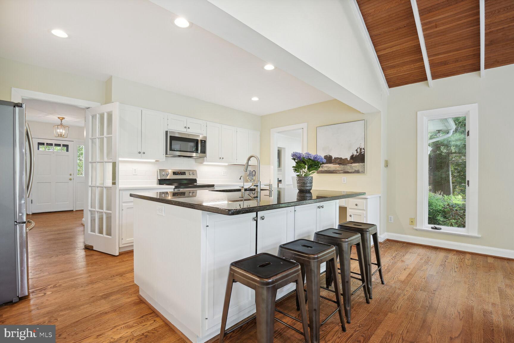 10911 Edison Road Potomac, MD 20854 - Photo 20 of 66 Kitchen