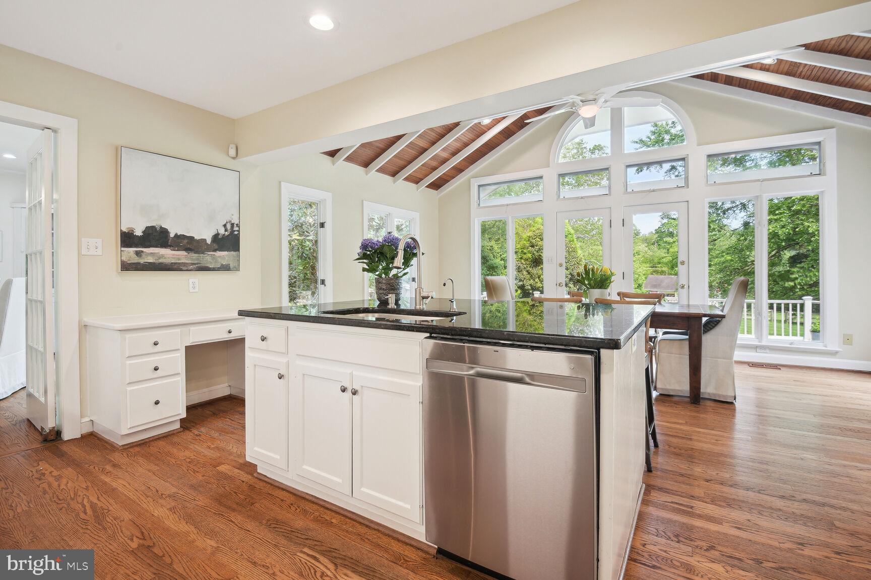 10911 Edison Road Potomac, MD 20854 - Photo 22 of 66 Kitchen