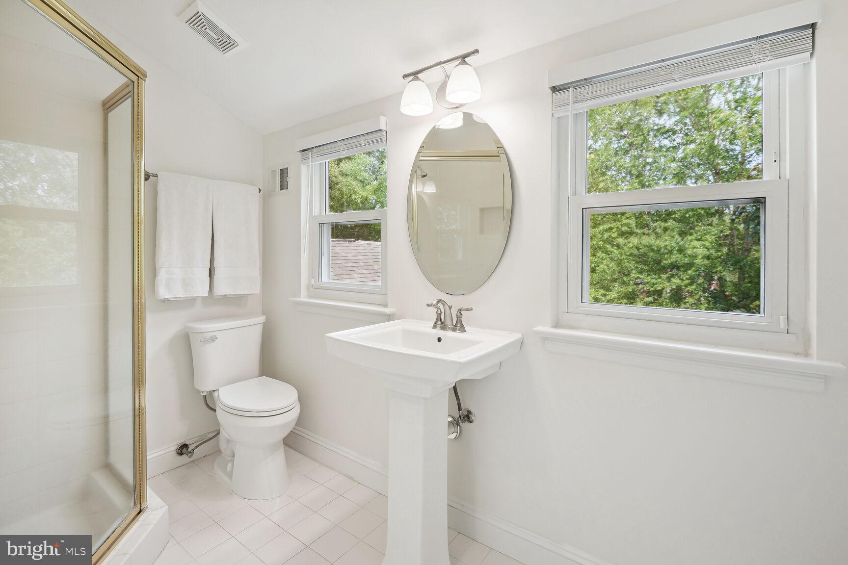 10911 Edison Road Potomac, MD 20854 - Photo 35 of 66 Upper Level Bathroom