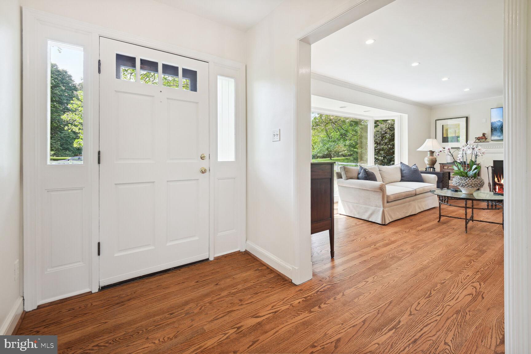 10911 Edison Road Potomac, MD 20854 - Photo 6 of 66 Main Foyer