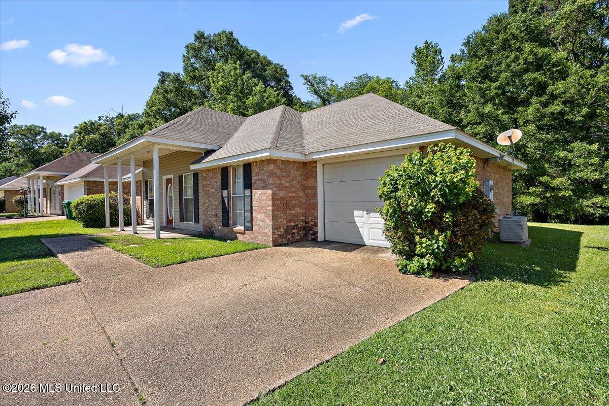 4424 Blake Circle Byram, MS 39272 - Photo 3 of 24 03-HTP_1927