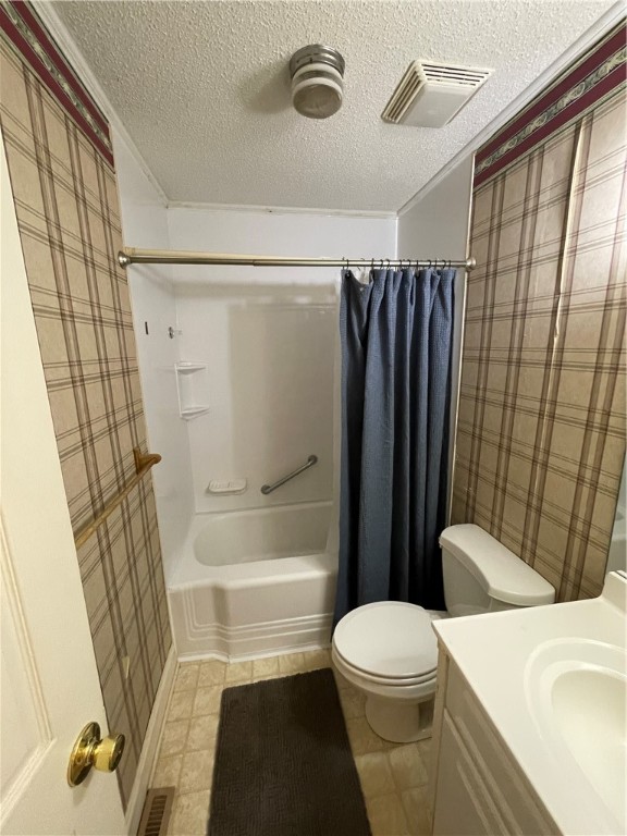 306 Old Shirley Road Central, SC 29630 - Photo 16 of 24 Main Bathroom