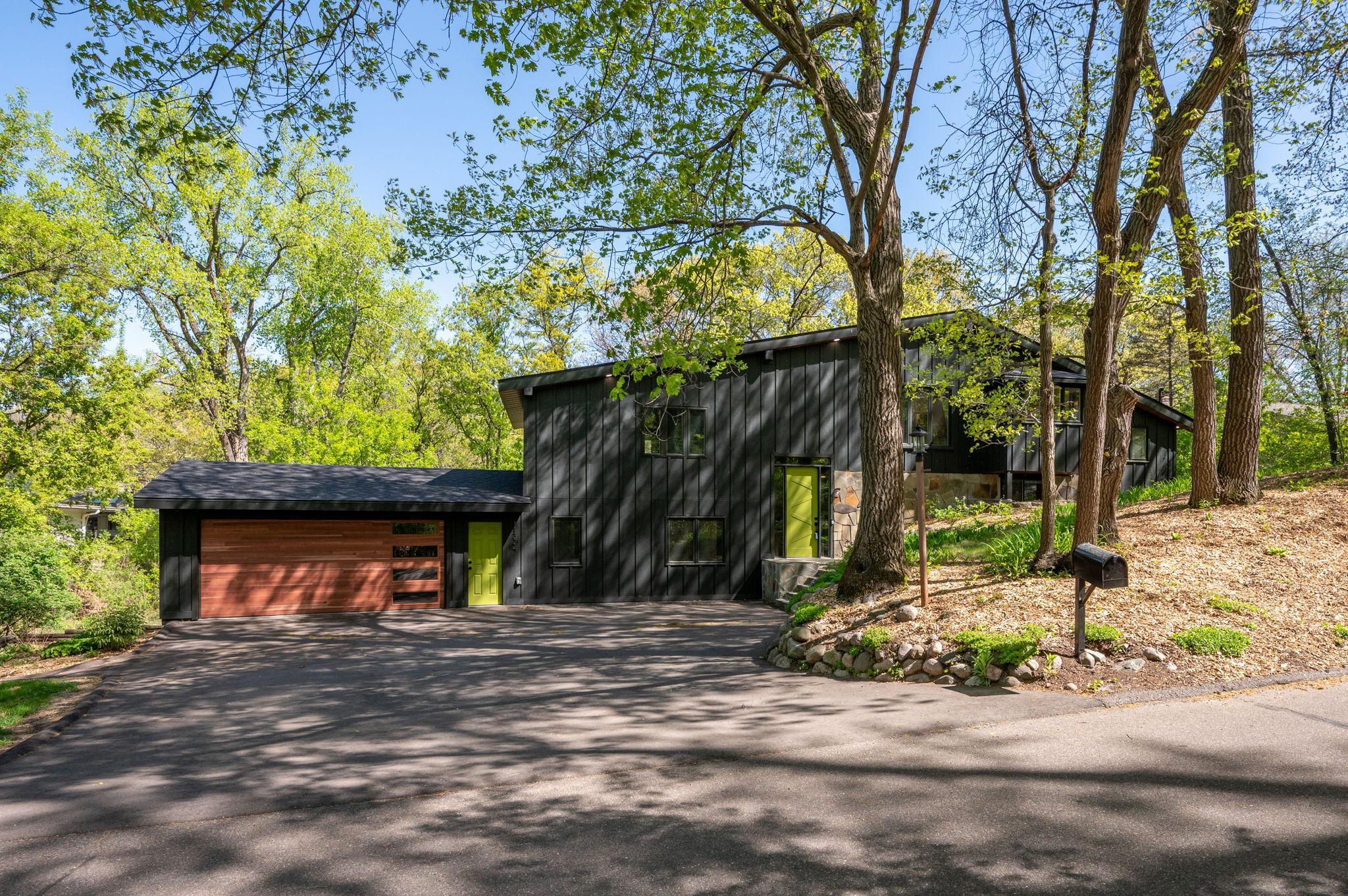 11324 Fetterly Road West Minnetonka, MN 55305 - Photo 2 of 48