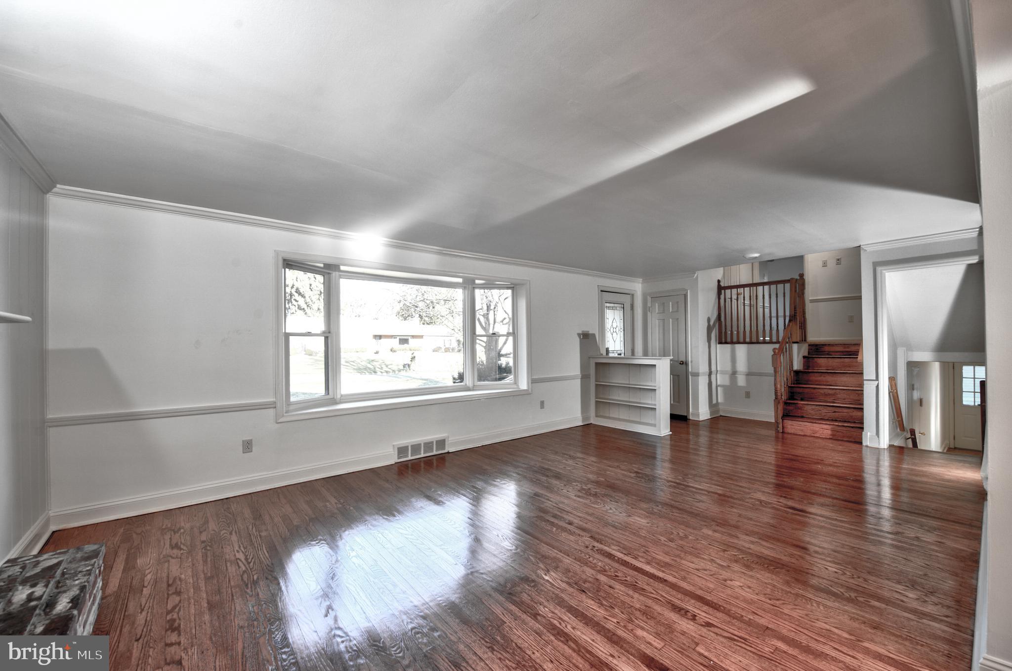 1172 Thomas Road Wayne, PA 19087 - Photo 3 of 28