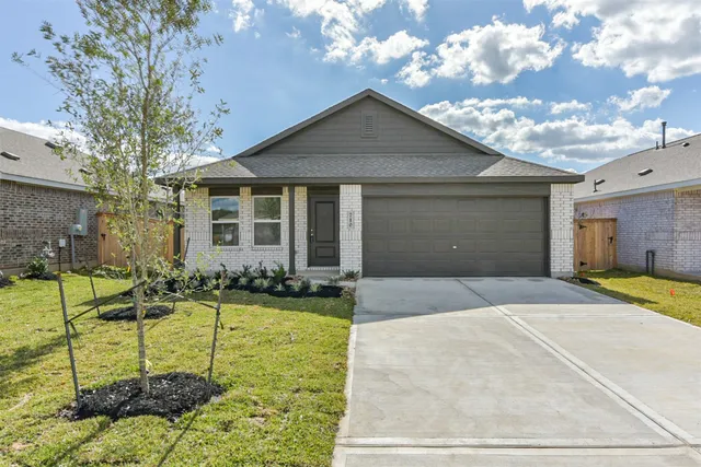 a house view with swimming pool and porch