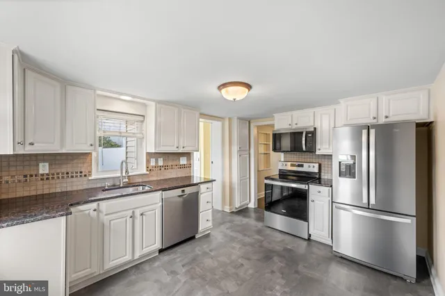 $3,200 | 3 Buttonwood Avenue, Malvern, PA 19355