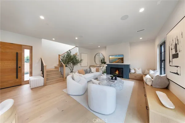 $3,295,000 | 1594 Redlands Place, Costa Mesa, CA 92627