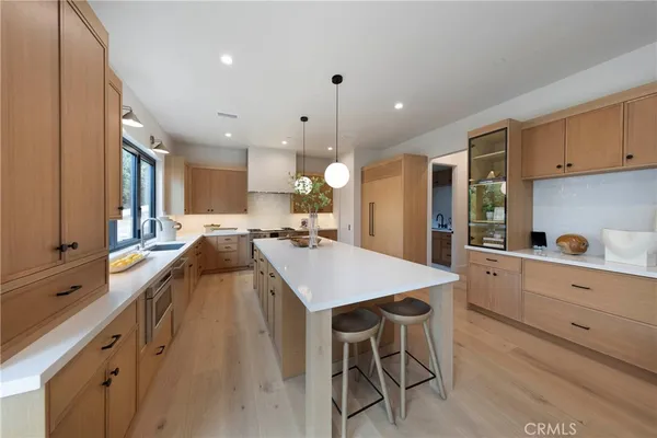 $3,295,000 | 1594 Redlands Place, Costa Mesa, CA 92627