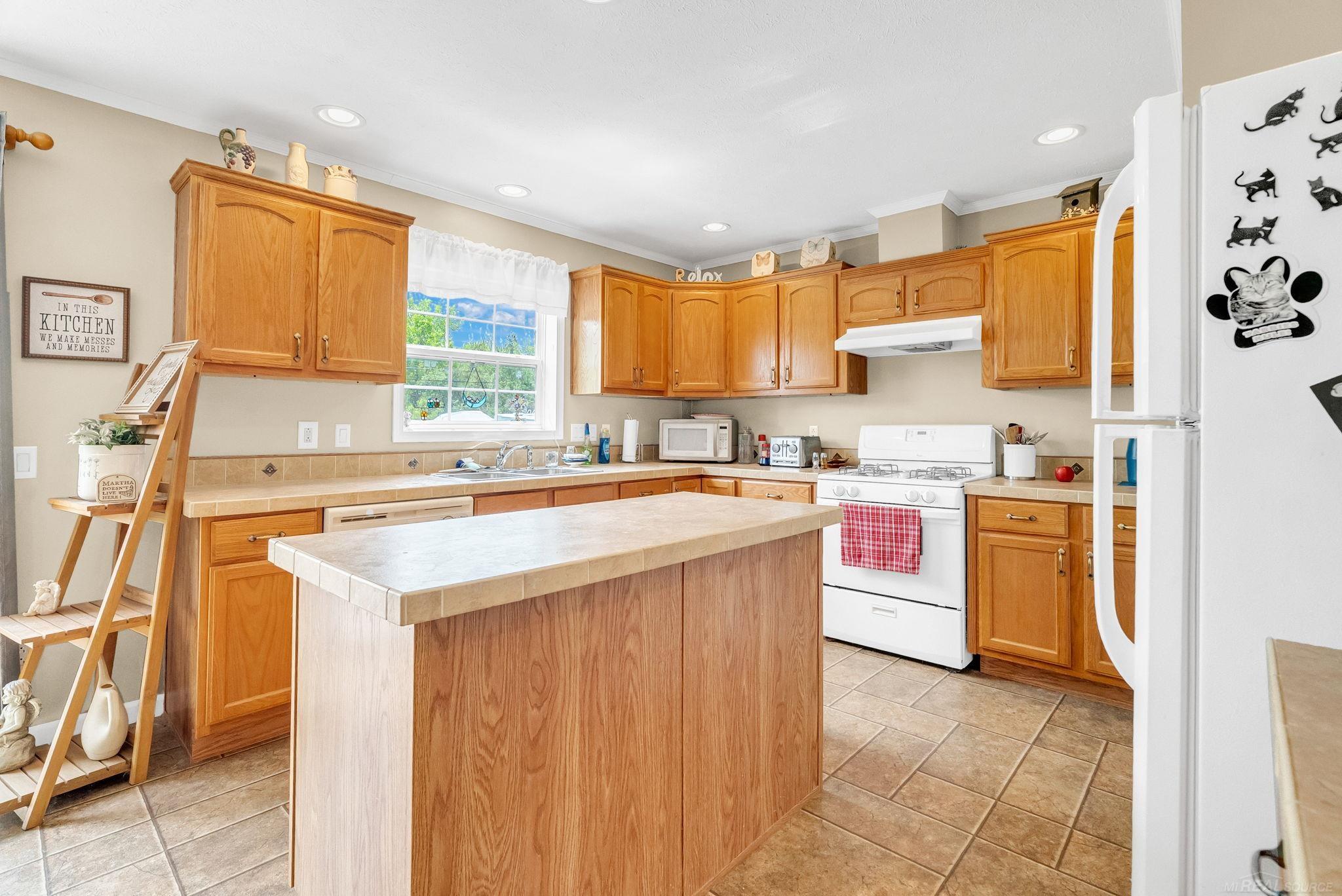 7400 Woodbine Road Lexington, MI 48450 - Photo 8 of 45