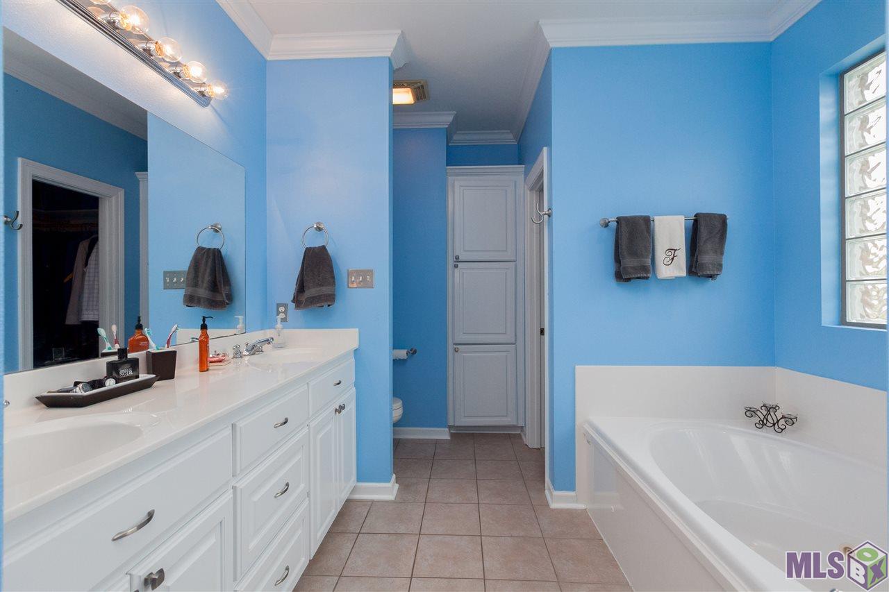 18225 Three Bars Drive Baton Rouge, LA 70817 - Photo 16 of 26