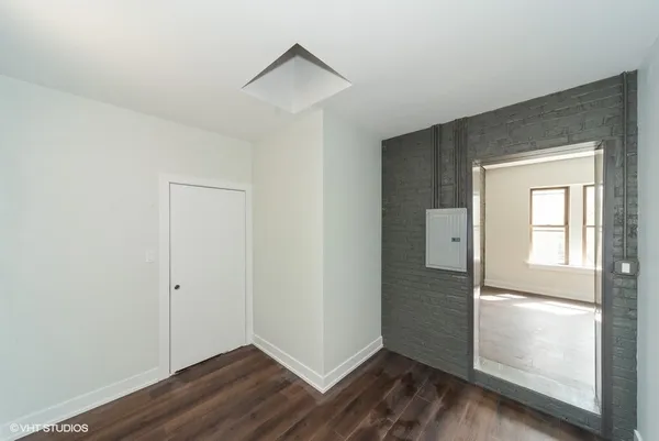 $2,200 | 2010 West Cornelia Avenue, Unit 2, Chicago, IL 60618