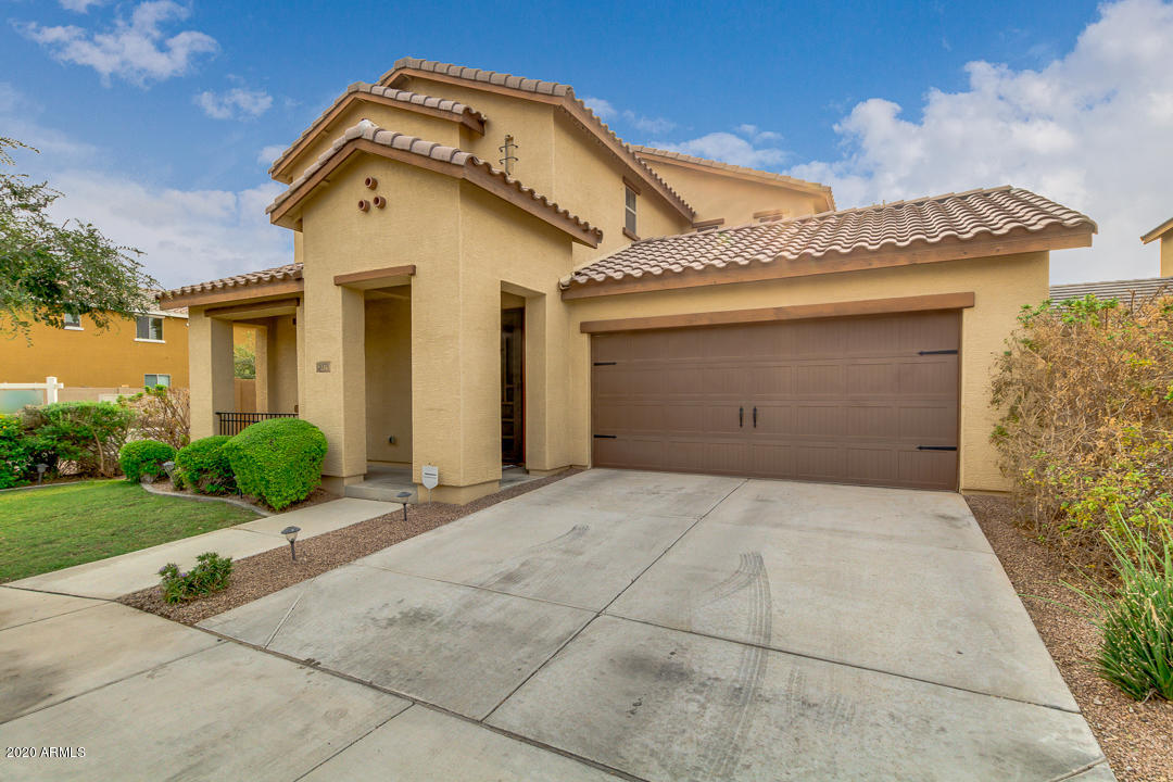 2074 South Moccasin Trail Gilbert, AZ 85295 - Photo 2 of 43 Front