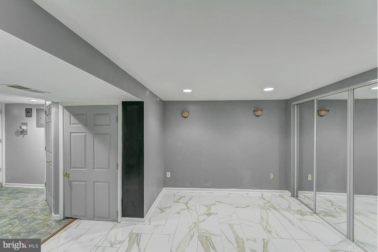 573 Brisbane Road Baltimore, MD 21229 - Photo 25 of 30 a view of an empty room