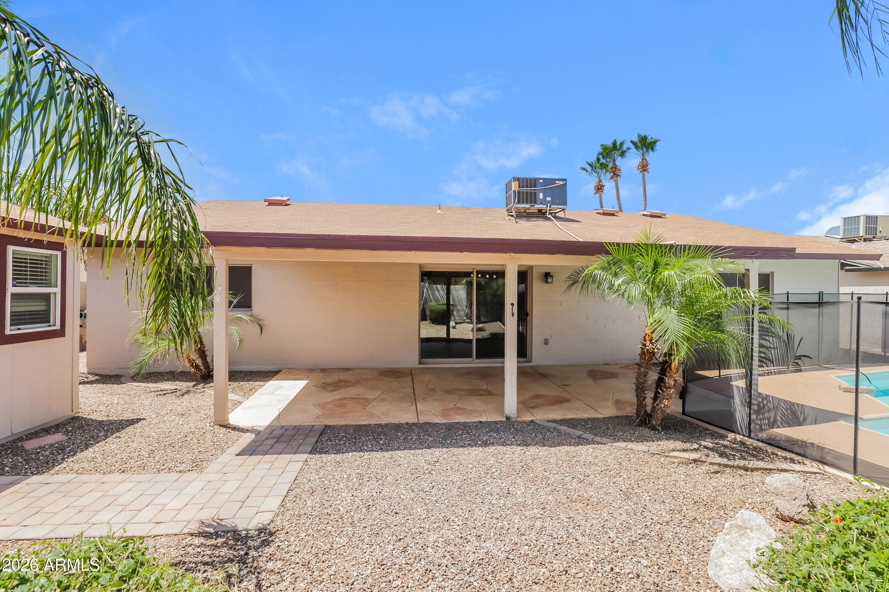 5620 West Hearn Road Glendale, AZ 85306 - Photo 14 of 15 1006311.5620 W HEARN RD - Rear View