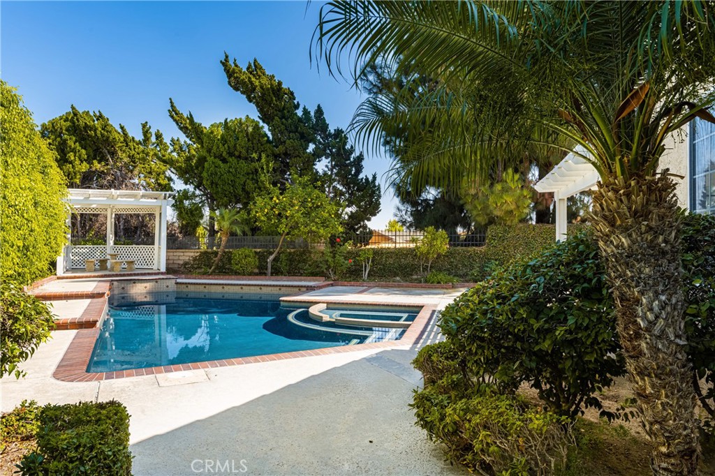 2508 Royale Place Fullerton, CA 92833 - Photo 44 of 53 a view of a swimming pool with lounge chair