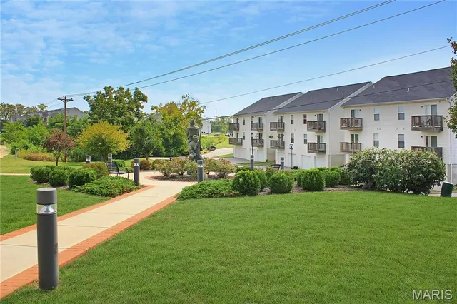 $1,850 | 310 Stonewall Creek Drive, Dardenne Prairie, MO 63368