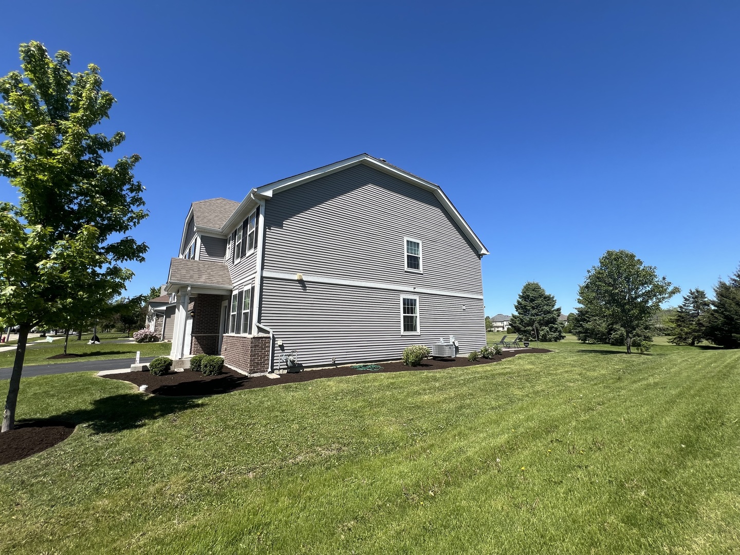 27008 Ashgate Crossing Plainfield, IL 60585 - Photo 2 of 10