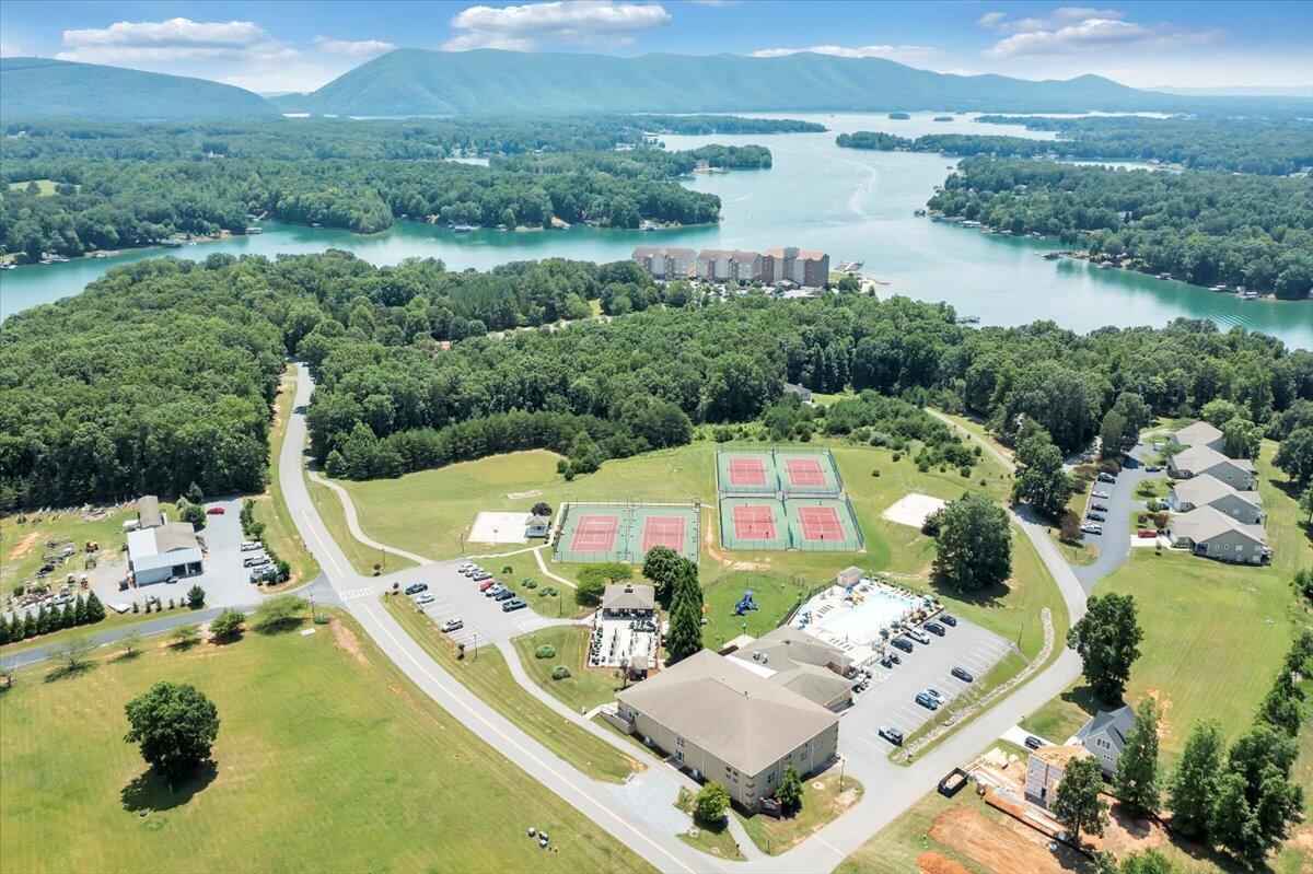 1273 Graves Harbor Trail, Unit 347 Huddleston, VA 24104 - Photo 49 of 63 088-52-52-DJI_0651