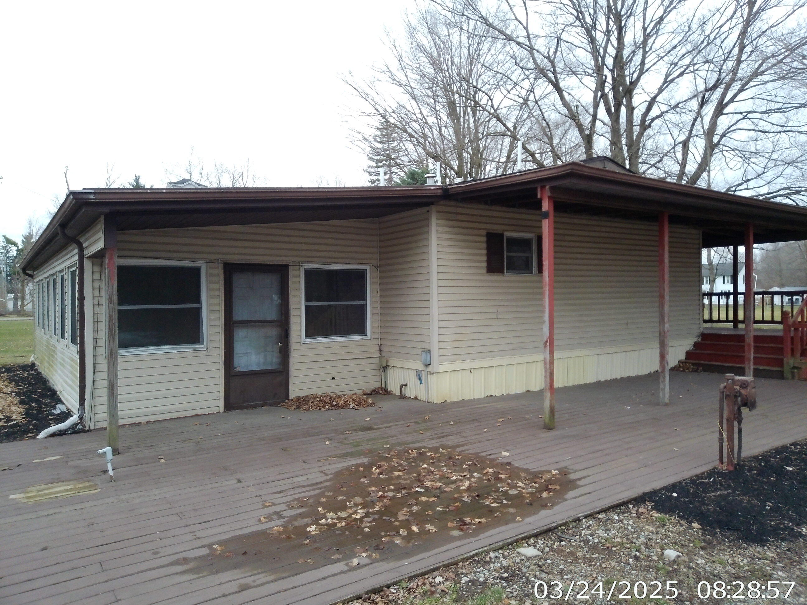 11263 Winfield Road Jonesville, MI 49250 - Photo 3 of 12 side