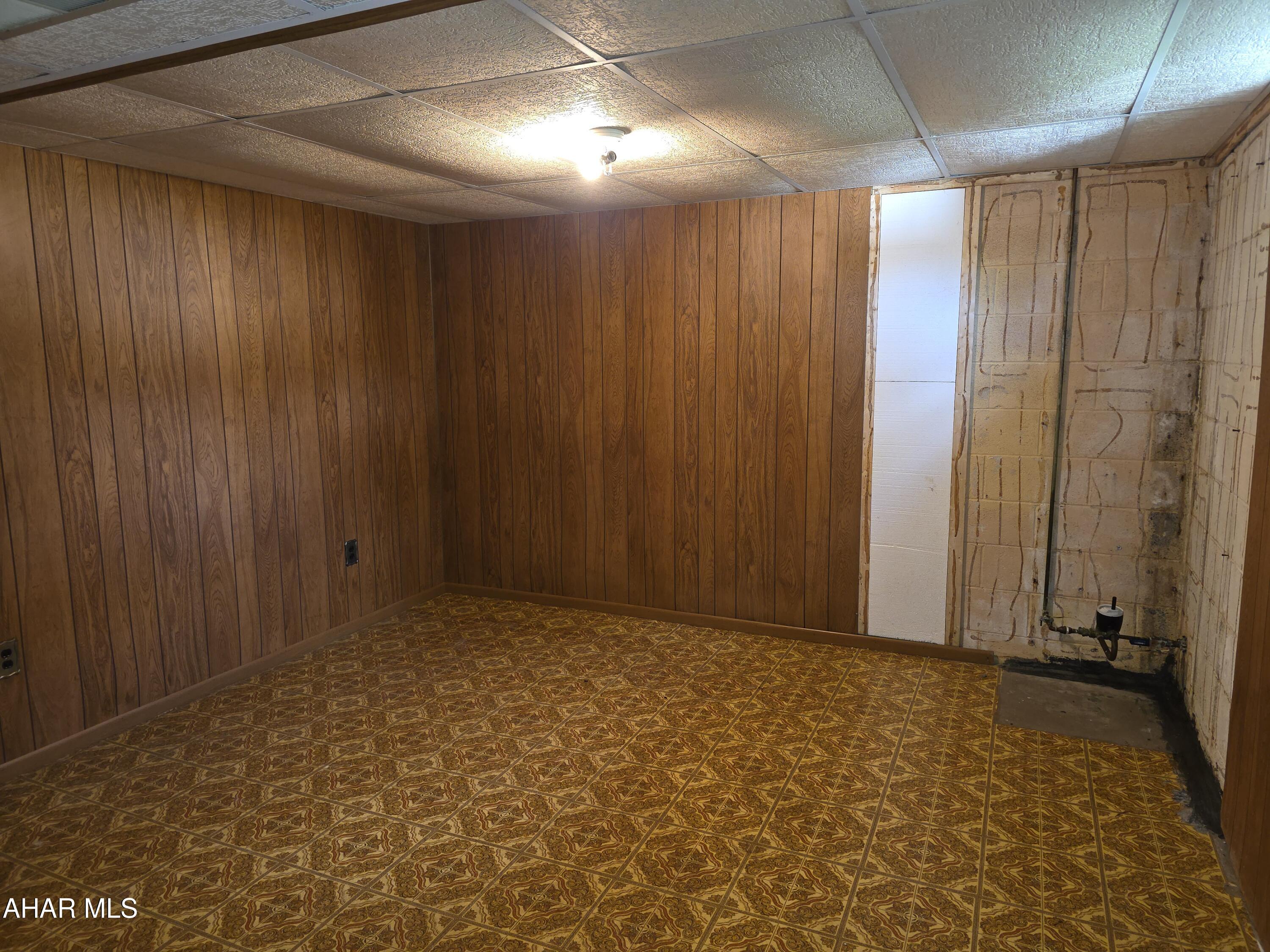 335 6th Street Tyrone, PA 16686 - Photo 12 of 15