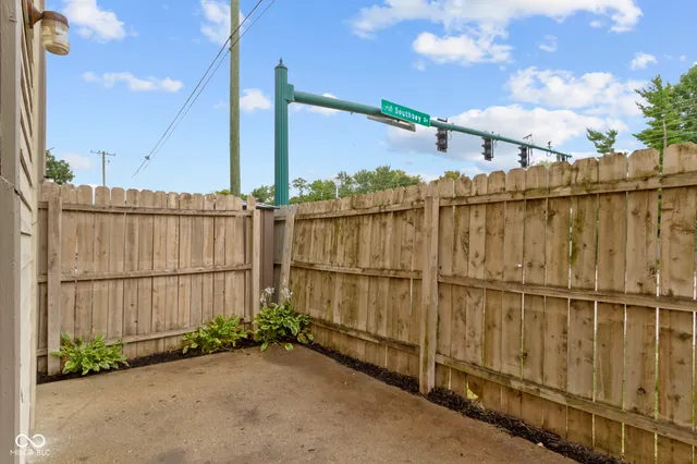 $190,000 | 6047 South Bay Drive, Indianapolis, IN 46250