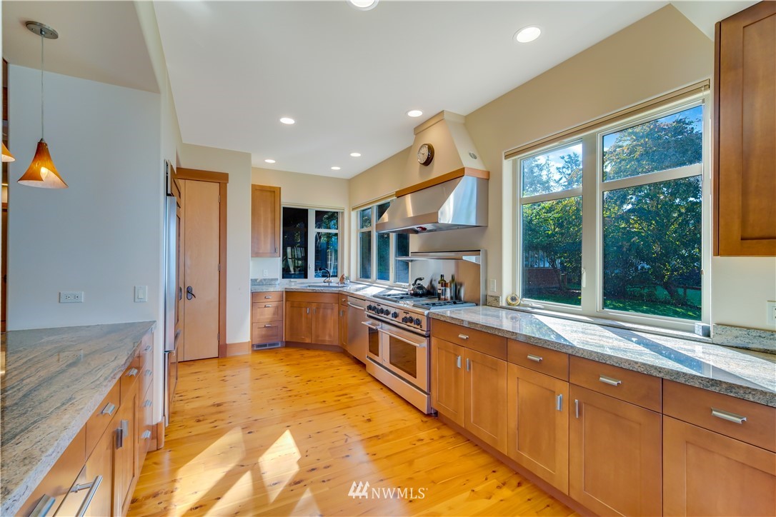 15646 Snee Oosh Road La Conner, WA 98257 - Photo 8 of 40 Gallery Image 8