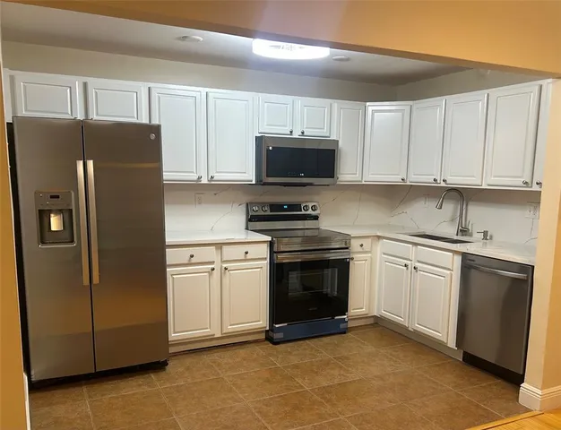 $1,995 | 4116 Northwest 88th Avenue, Unit 202, Coral Springs, FL 33065