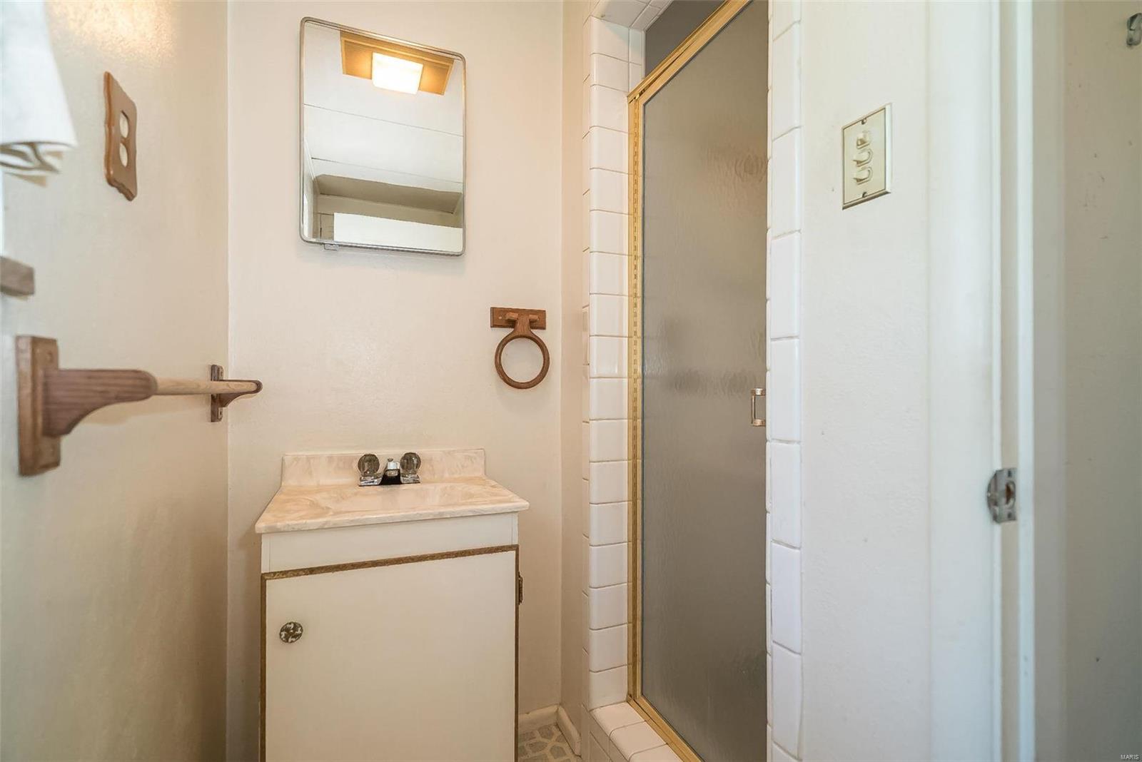 108 Maple Lane Ballwin, MO 63011 - Photo 13 of 31