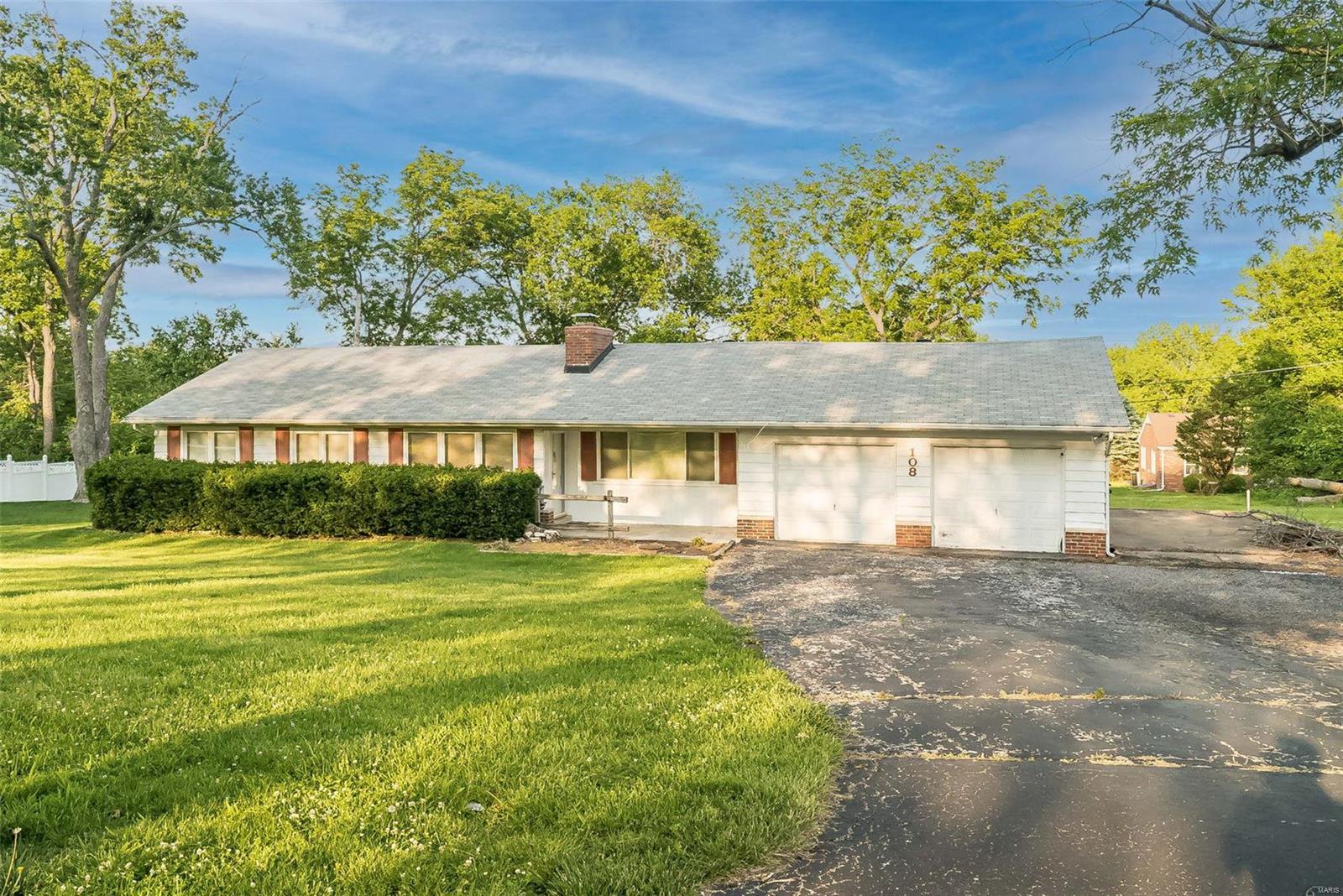 108 Maple Lane Ballwin, MO 63011 - Photo 2 of 31