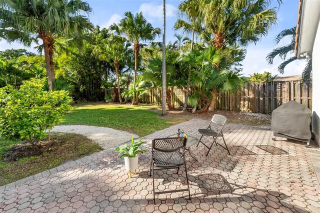 $5,500 | 1611 Northwest 101st Way, Plantation, FL 33322