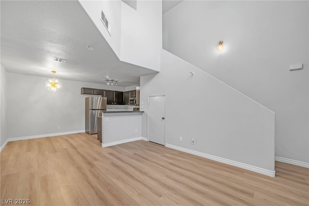 555 Roxella Lane, Unit B Las Vegas, NV 89110 - Photo 5 of 27