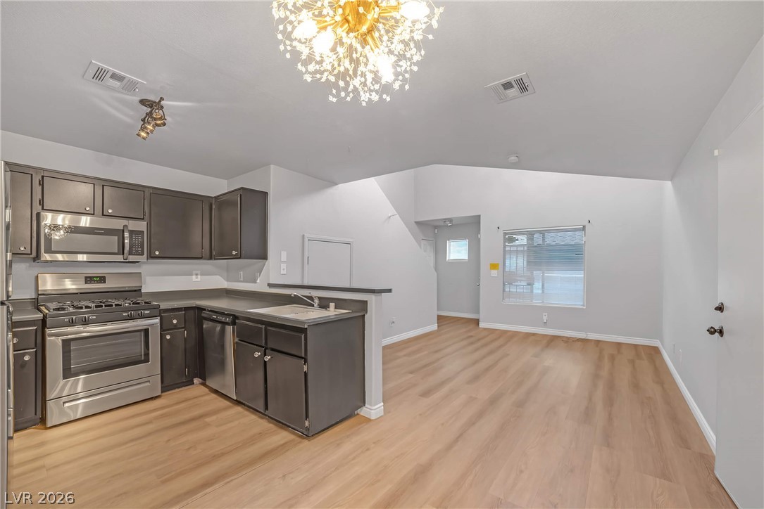 555 Roxella Lane, Unit B Las Vegas, NV 89110 - Photo 9 of 27