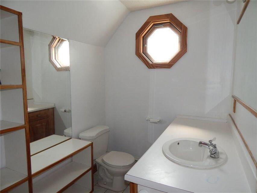 692 Main Road Holden, ME 04429 - Photo 10 of 36 Unit 1 Primary Bathroom