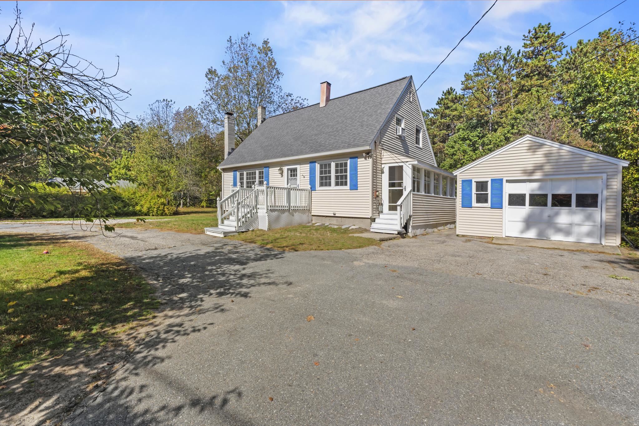 25 Eastern Avenue Amherst, NH 03031 - Photo 2 of 31