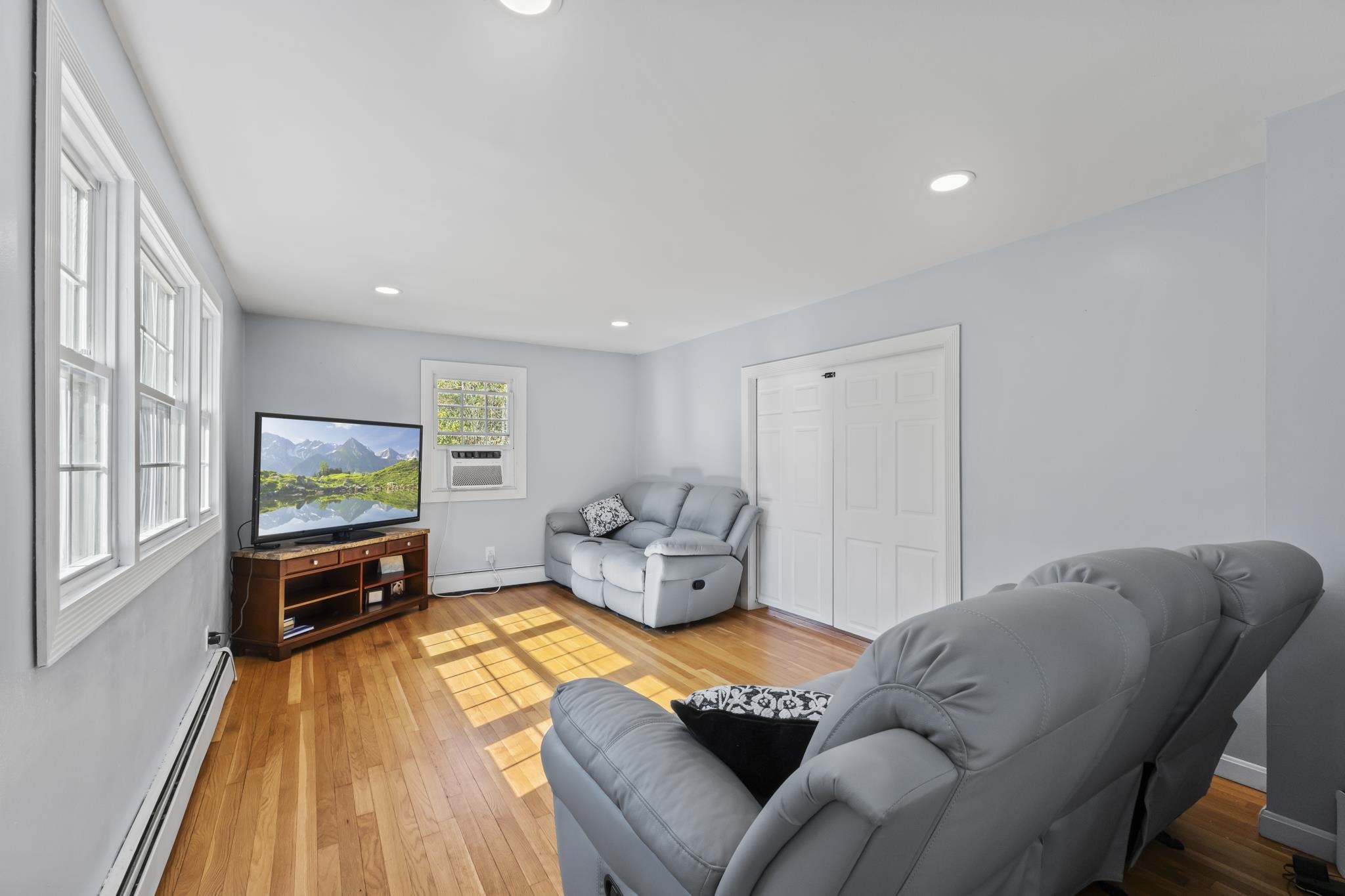 25 Eastern Avenue Amherst, NH 03031 - Photo 8 of 31