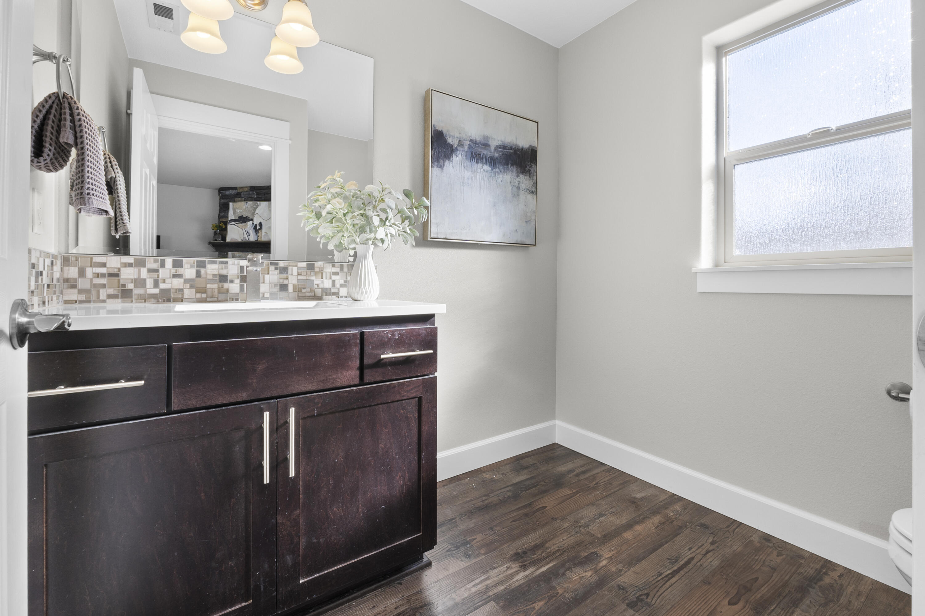 62899 Daniel Road Bend, OR 97701 - Photo 14 of 33 downstairs guest bathroom
