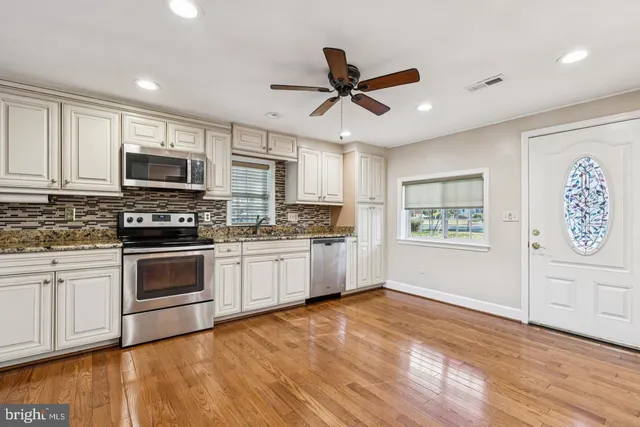 $3,750 | 7714 Arlen Street, Annandale, VA 22003